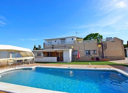 Вилла за 425 000 евро в Рохалесе, Испания