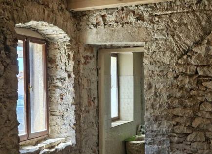 Дом за 135 000 евро в Бртонигле, Хорватия