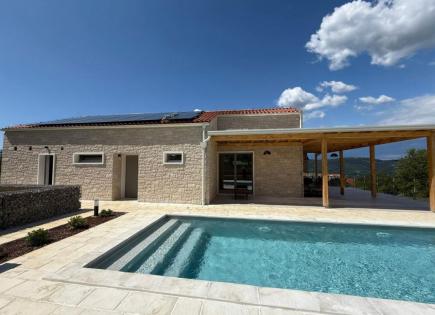 Вилла за 690 000 евро в Мотовуне, Хорватия