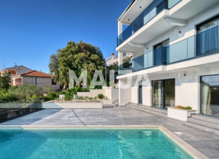 Вилла за 1 900 000 евро в Рогознице, Хорватия