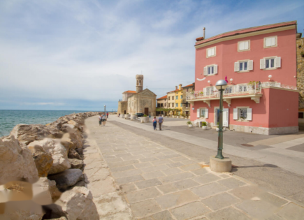 Квартира за 550 000 евро в Пиране, Словения