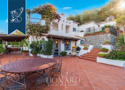 Вилла за 2 400 000 евро в Неаполе, Италия