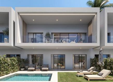 Таунхаус за 1 200 000 евро в Касаресе, Испания