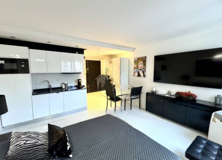 Квартира за 285 000 евро в Каннах, Франция