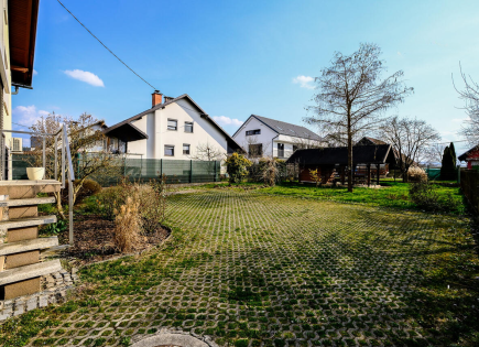 Земля за 868 000 евро в Любляне, Словения