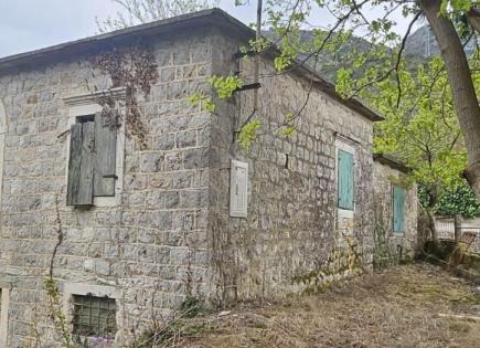 Дом за 185 000 евро в Каменари, Черногория