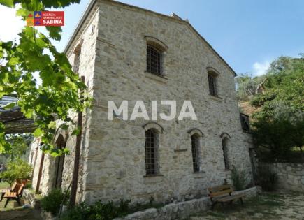 Вилла за 455 000 евро в Риети, Италия