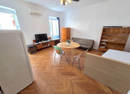 Квартира за 295 000 евро в Пиране, Словения