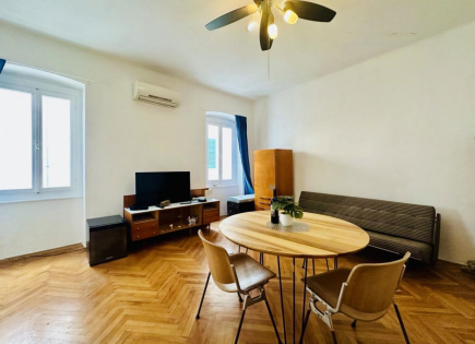 Квартира за 299 000 евро в Пиране, Словения