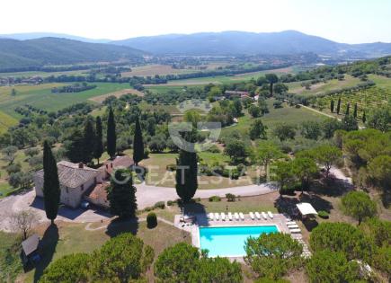 Дом за 1 150 000 евро в Корчано, Италия