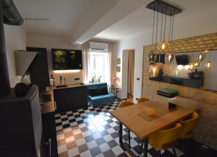 Квартира за 280 000 евро в Пиране, Словения