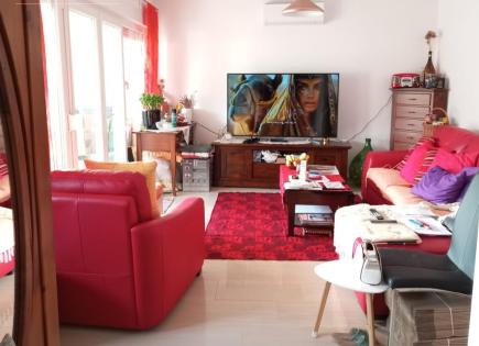 Квартира за 325 000 евро в Порече, Хорватия