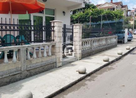 Вилла за 236 500 евро в Игало, Черногория