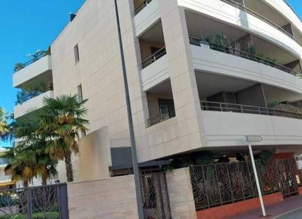 Квартира за 452 480 евро в Каннах, Франция
