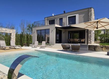 Вилла за 690 000 евро в Мотовуне, Хорватия