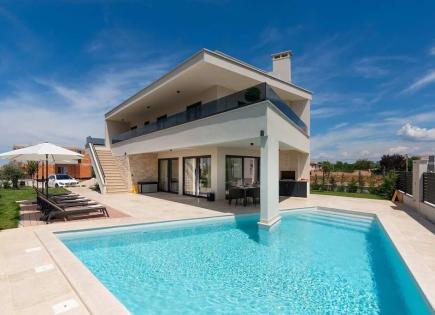 Вилла за 1 250 000 евро в Порече, Хорватия