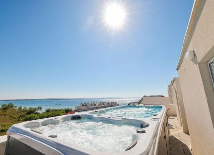 Вилла за 671 500 евро в Привлаке, Хорватия