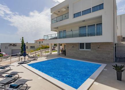 Вилла за 1 250 000 евро в Рогознице, Хорватия