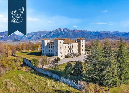 Замок в Удине, Италия (цена по запросу)