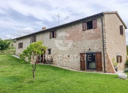 Дом за 380 000 евро в Тоди, Италия