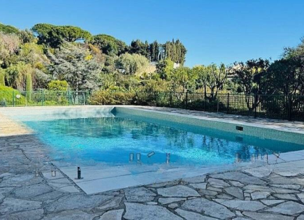 Квартира за 166 000 евро в Каннах, Франция