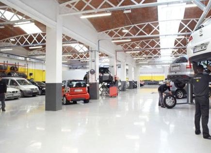 Коммерческая недвижимость за 560 000 евро в Барселоне, Испания