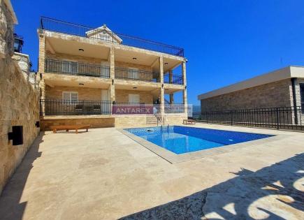 Вилла за 2 500 евро за месяц в Херцег-Нови, Черногория