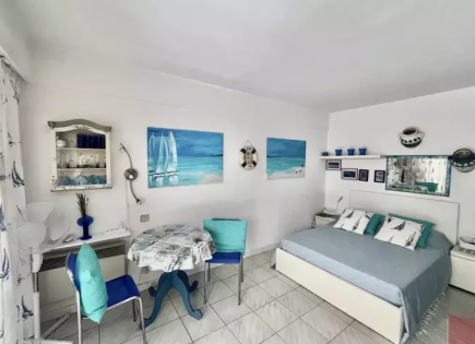 Квартира за 233 200 евро в Каннах, Франция