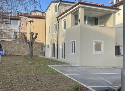 Дом за 705 000 евро в Копере, Словения