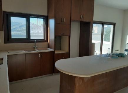 Дом за 3 900 евро за месяц в Трахони, Кипр