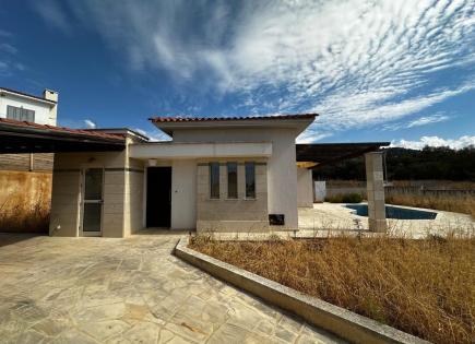Бунгало за 370 000 евро в Аргаке, Кипр