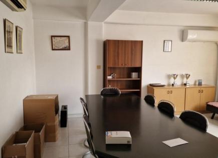 Офис за 3 200 евро за месяц в Айия-Триасе, Кипр