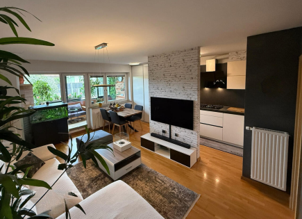 Квартира за 295 000 евро в Копере, Словения