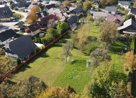 Земля за 390 000 евро в Радовлице, Словения