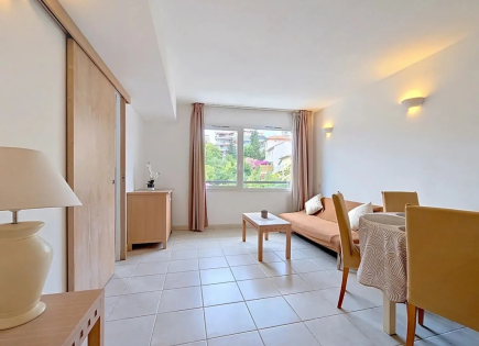 Квартира за 243 800 евро в Каннах, Франция