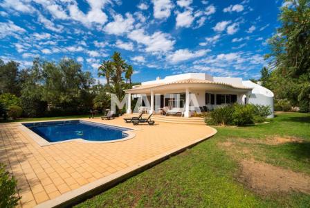 Вилла за 920 000 евро в Албуфейре, Португалия