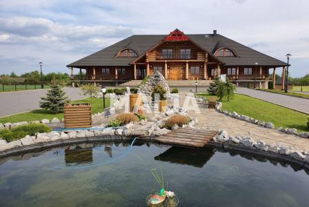 Отель, гостиница за 3 197 811 евро в Польше