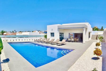 Вилла за 469 000 евро в Рохалесе, Испания