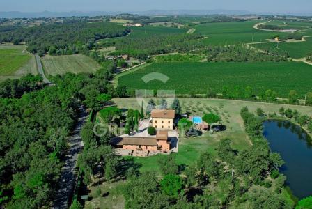 Дом за 1 600 000 евро в Кортоне, Италия