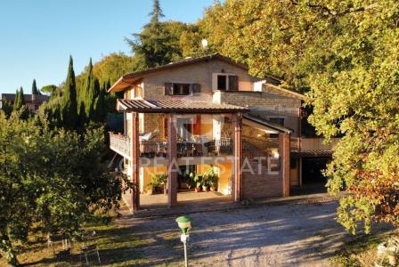 Дом за 480 000 евро в Перудже, Италия