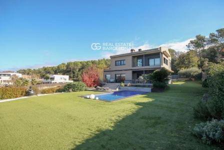 Дом за 1 200 000 евро в Барселоне, Испания