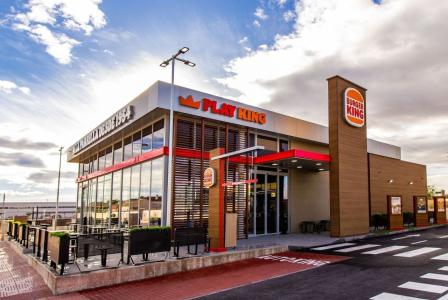 Коммерческая недвижимость за 2 100 000 евро в Бадалоне, Испания