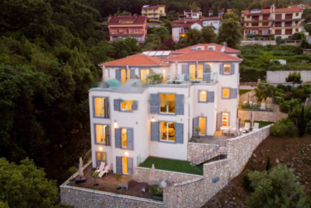 Квартира за 575 000 евро в Опатии, Хорватия