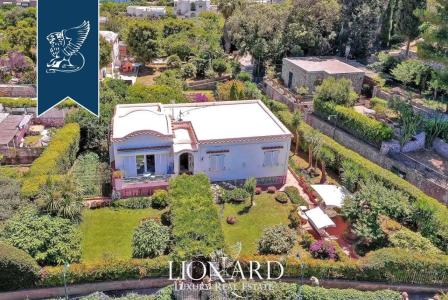 Вилла на Капри, Италия (цена по запросу)