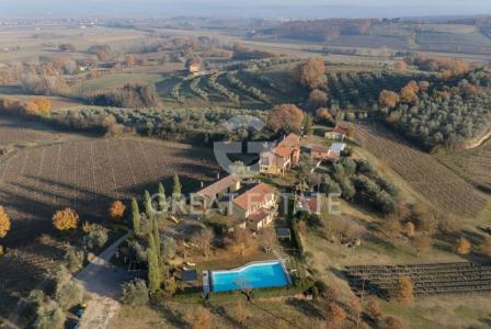 Дом за 980 000 евро в Монтепульчано, Италия