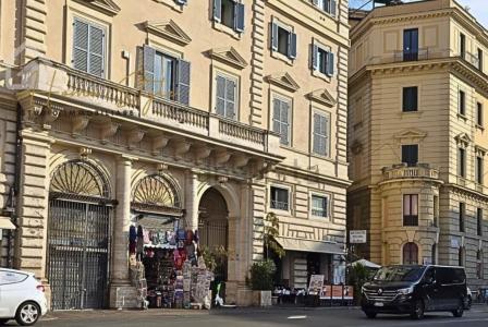Магазин за 516 000 евро в Риме, Италия