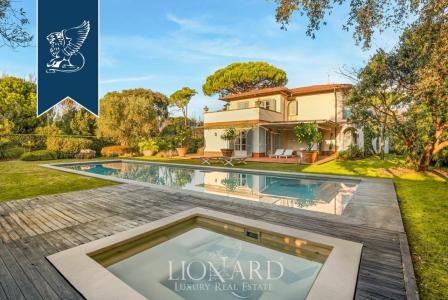 Вилла за 5 000 000 евро в Форте деи Марми, Италия