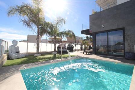 Вилла за 650 000 евро в Торревьехе, Испания