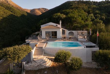 Вилла за 1 275 000 евро на Корфу, Греция