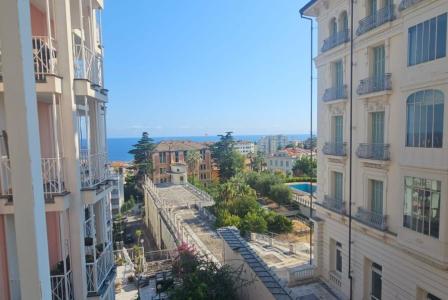 Апартаменты за 450 000 евро в Империи, Италия